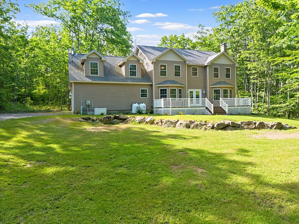 25 Lake Grove Lane Auburn ME 04210