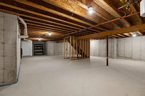 25 Lake Grove Lane Auburn ME 04210