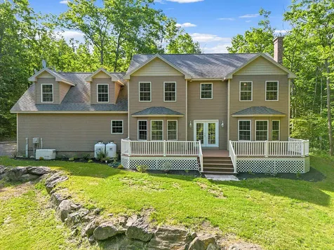 25 Lake Grove Lane Auburn ME 04210