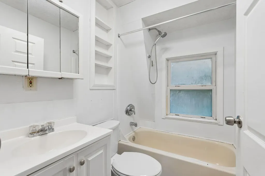 127 Broad Street Auburn ME 04210