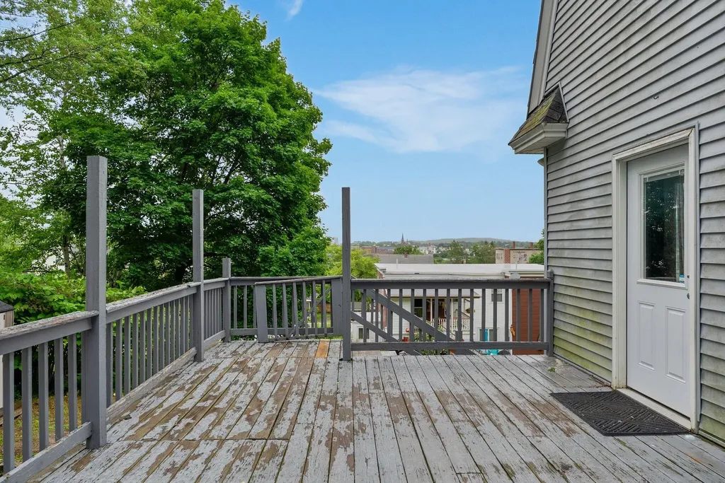 127 Broad Street Auburn ME 04210