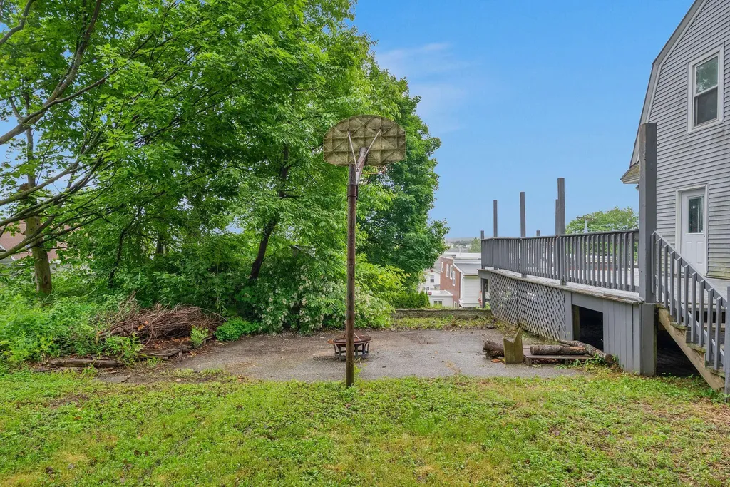 127 Broad Street Auburn ME 04210