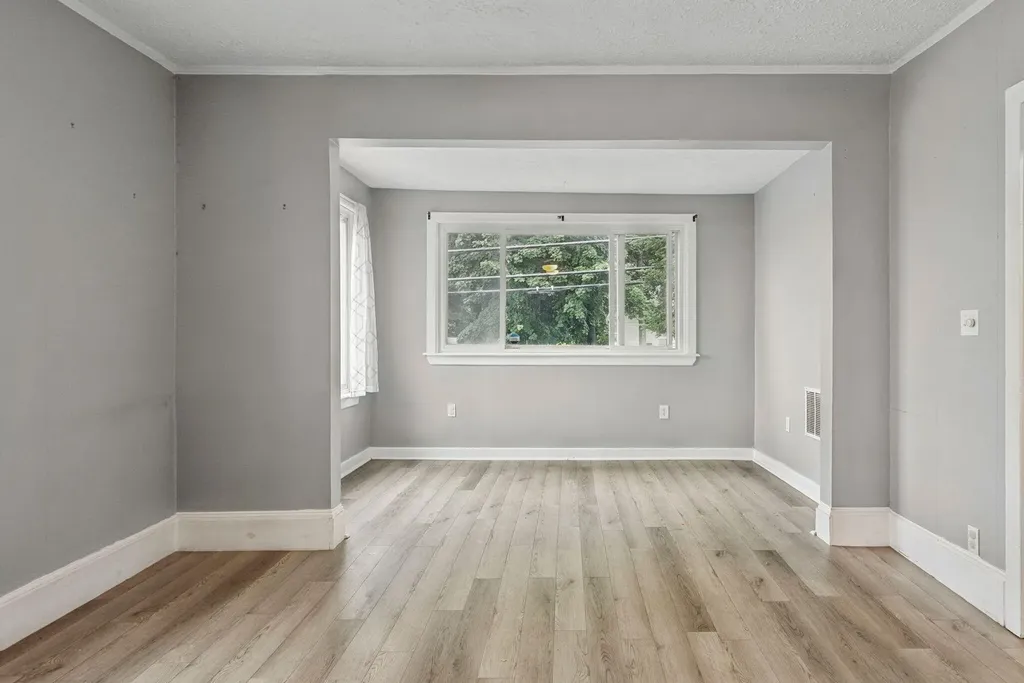 127 Broad Street Auburn ME 04210