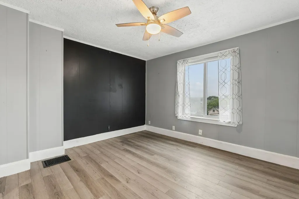127 Broad Street Auburn ME 04210