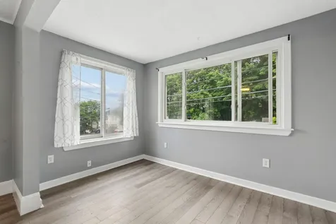 127 Broad Street Auburn ME 04210