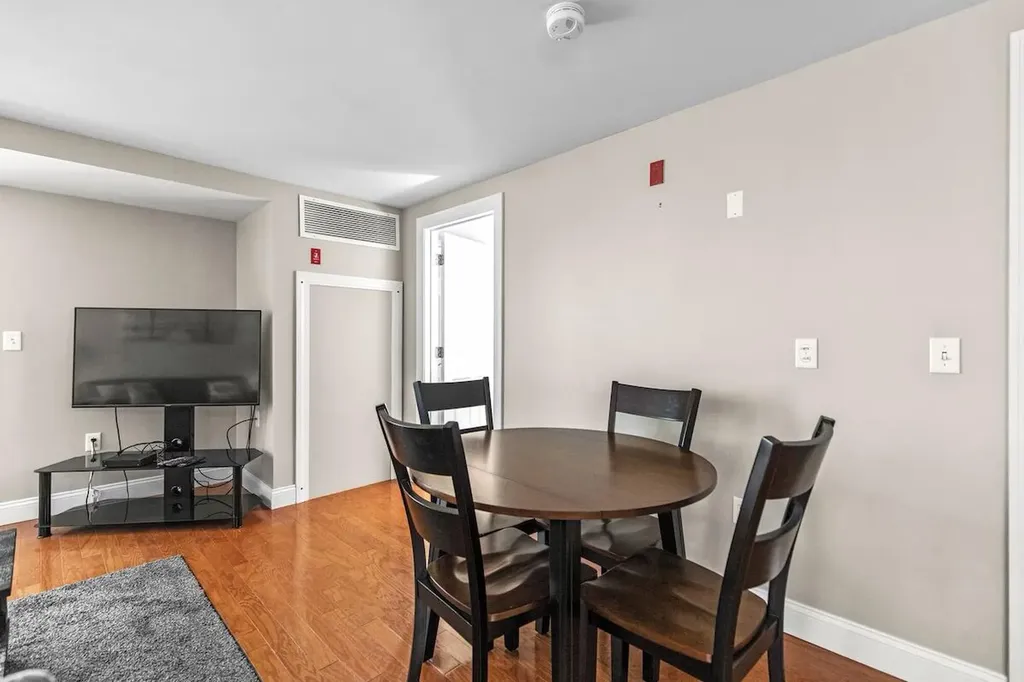 1 E Grand Avenue Old Orchard Beach ME 04064
