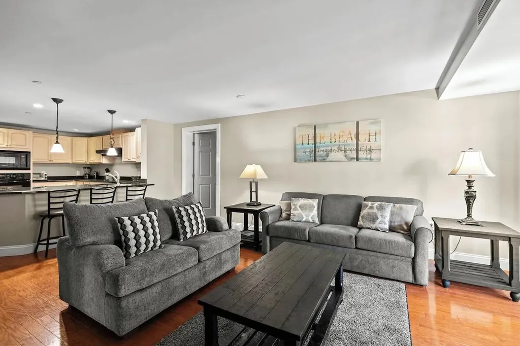 1 E Grand Avenue Old Orchard Beach ME 04064