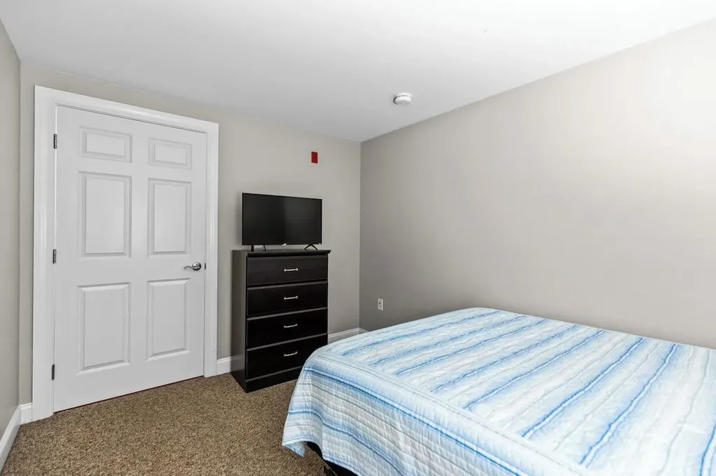 1 E Grand Avenue Old Orchard Beach ME 04064
