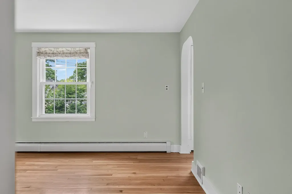 17 U.s. 1 Falmouth ME 04105