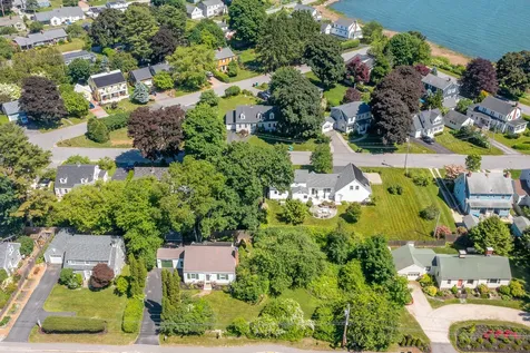 17 U.s. 1 Falmouth ME 04105