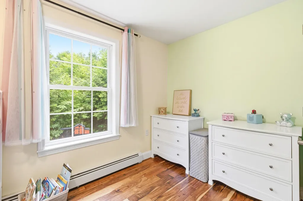 19 Cessna Way Naples ME 04055
