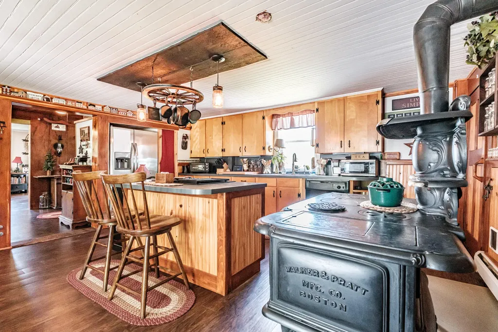 173 Greenwood Road Norway ME 04268