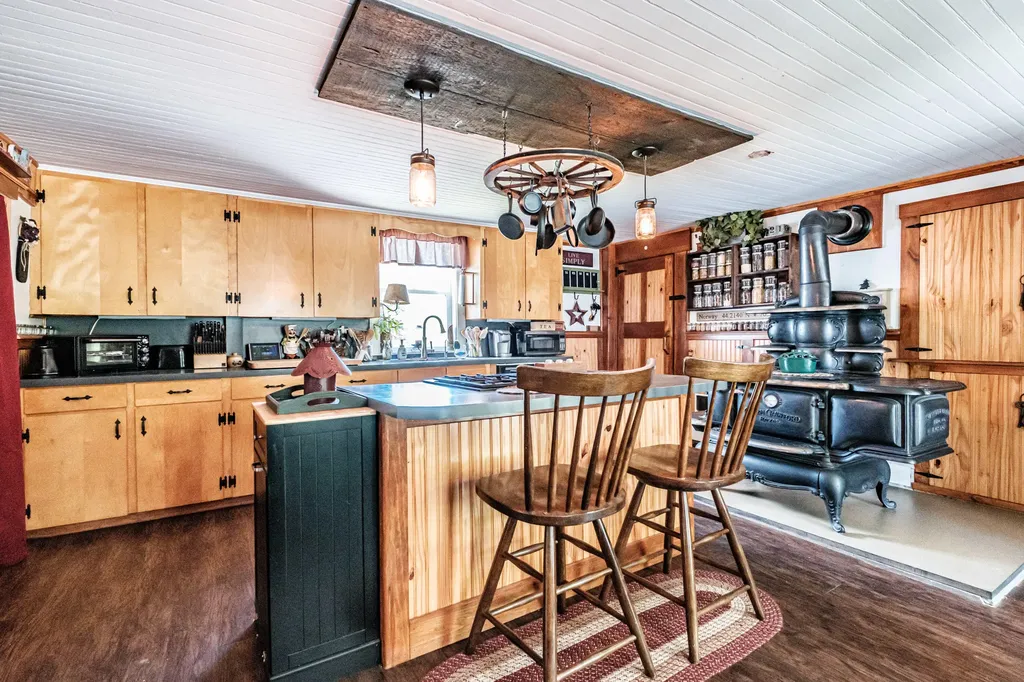 173 Greenwood Road Norway ME 04268