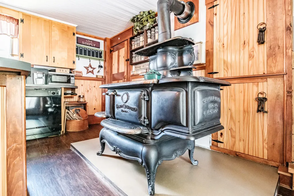 173 Greenwood Road Norway ME 04268