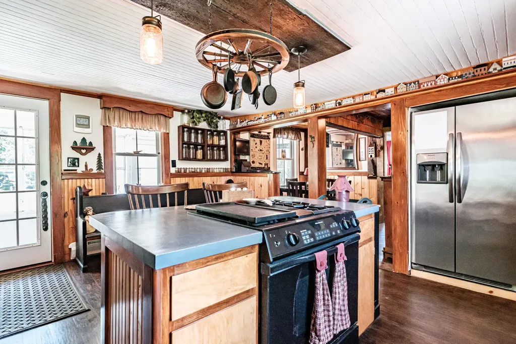 173 Greenwood Road Norway ME 04268