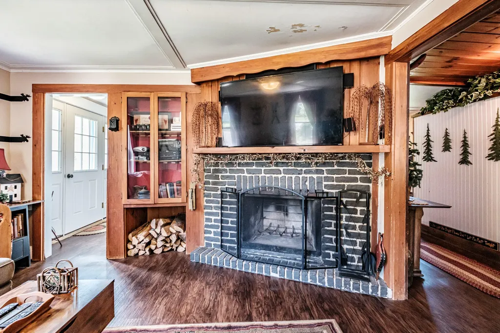 173 Greenwood Road Norway ME 04268