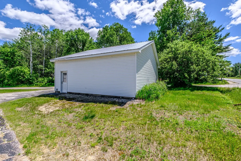 173 Greenwood Road Norway ME 04268