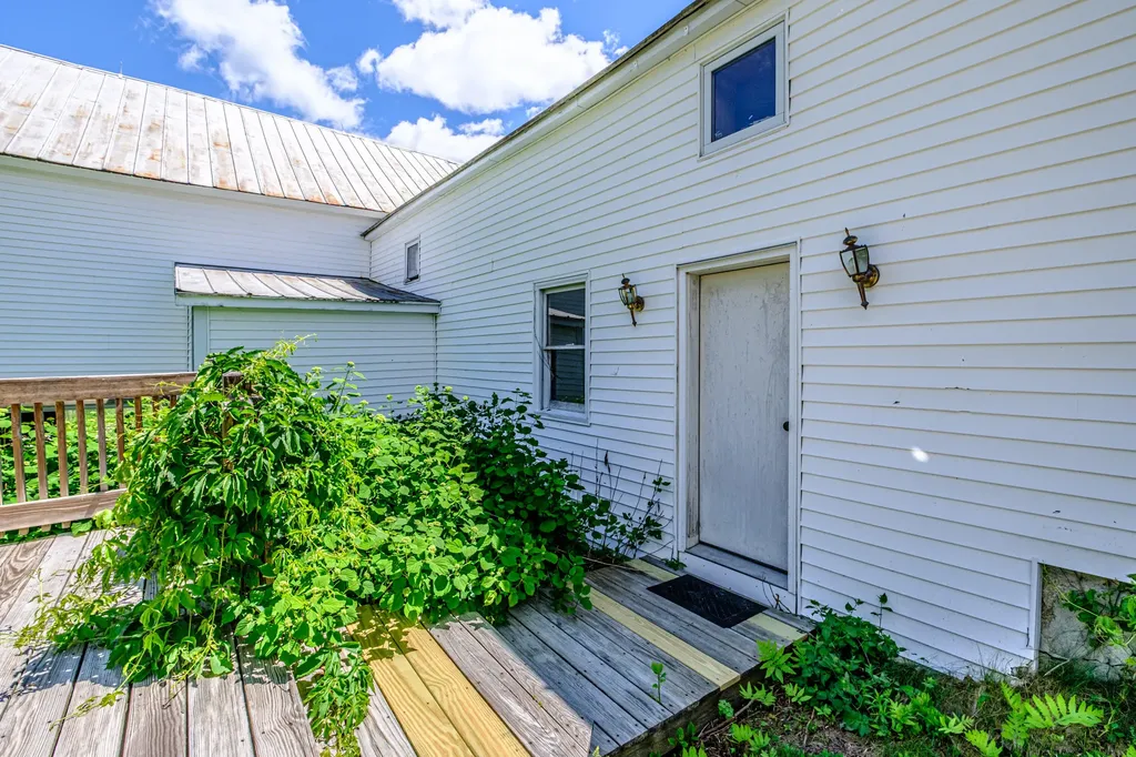173 Greenwood Road Norway ME 04268