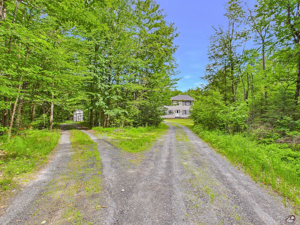 27 Hardwood Circle Belgrade ME 04917