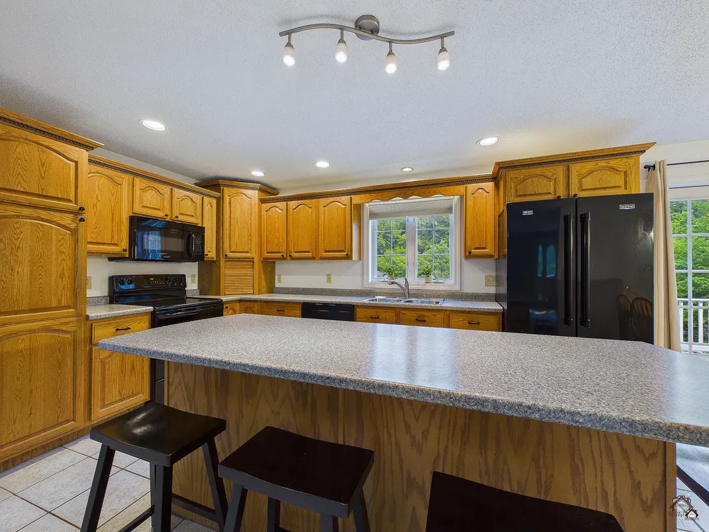 27 Hardwood Circle Belgrade ME 04917
