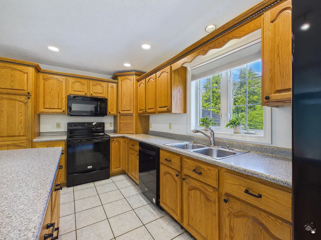 27 Hardwood Circle Belgrade ME 04917