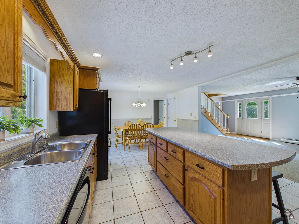 27 Hardwood Circle Belgrade ME 04917
