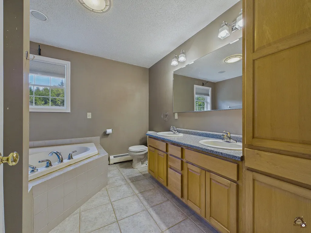 27 Hardwood Circle Belgrade ME 04917