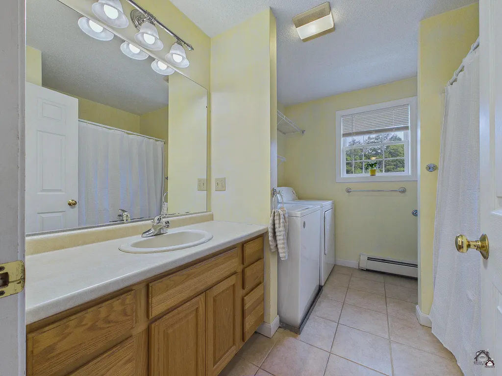 27 Hardwood Circle Belgrade ME 04917