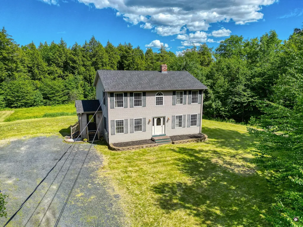 27 Hardwood Circle Belgrade ME 04917
