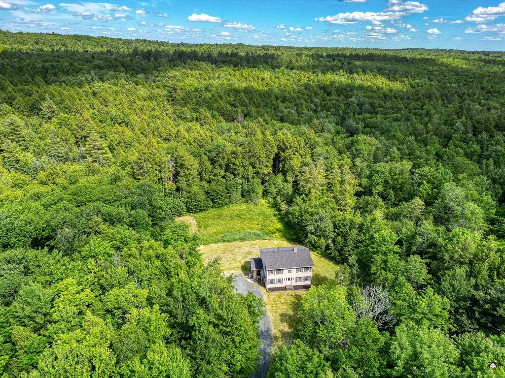 27 Hardwood Circle Belgrade ME 04917