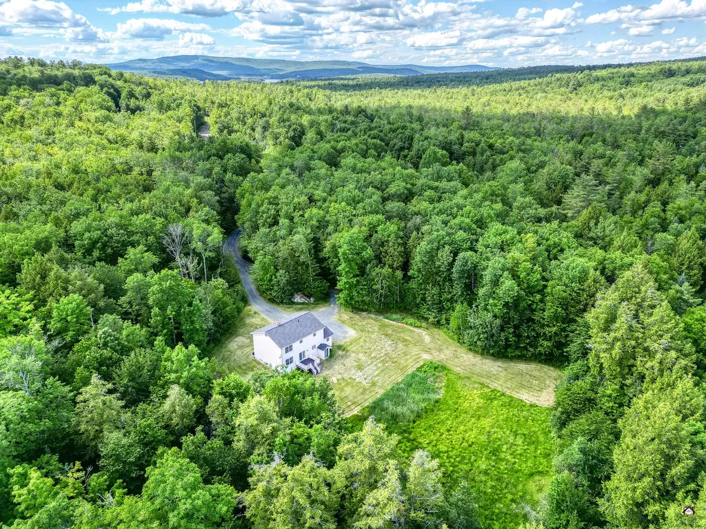 27 Hardwood Circle Belgrade ME 04917