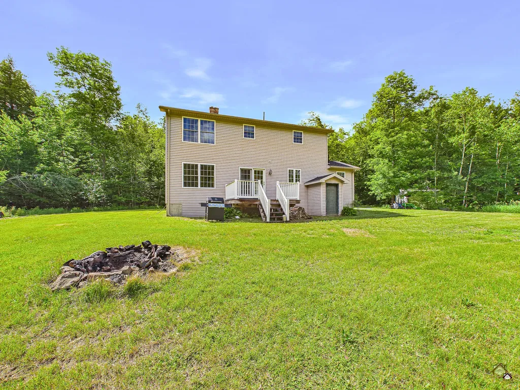27 Hardwood Circle Belgrade ME 04917