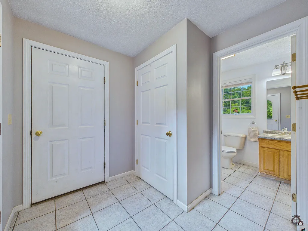 27 Hardwood Circle Belgrade ME 04917