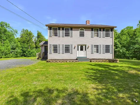 27 Hardwood Circle Belgrade ME 04917