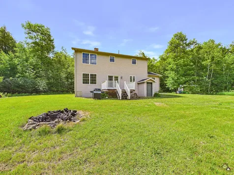 27 Hardwood Circle Belgrade ME 04917