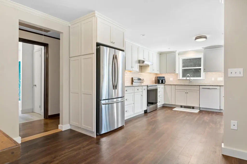1473 Eastern Road Warren ME 04864