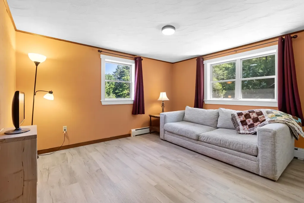 1473 Eastern Road Warren ME 04864