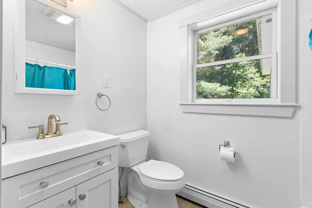 1473 Eastern Road Warren ME 04864