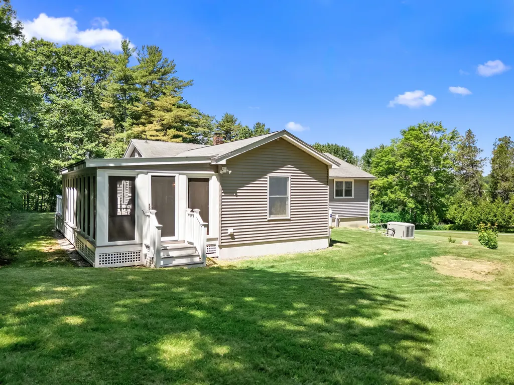 1473 Eastern Road Warren ME 04864