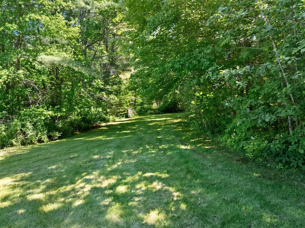 1473 Eastern Road Warren ME 04864