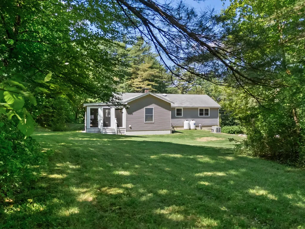 1473 Eastern Road Warren ME 04864