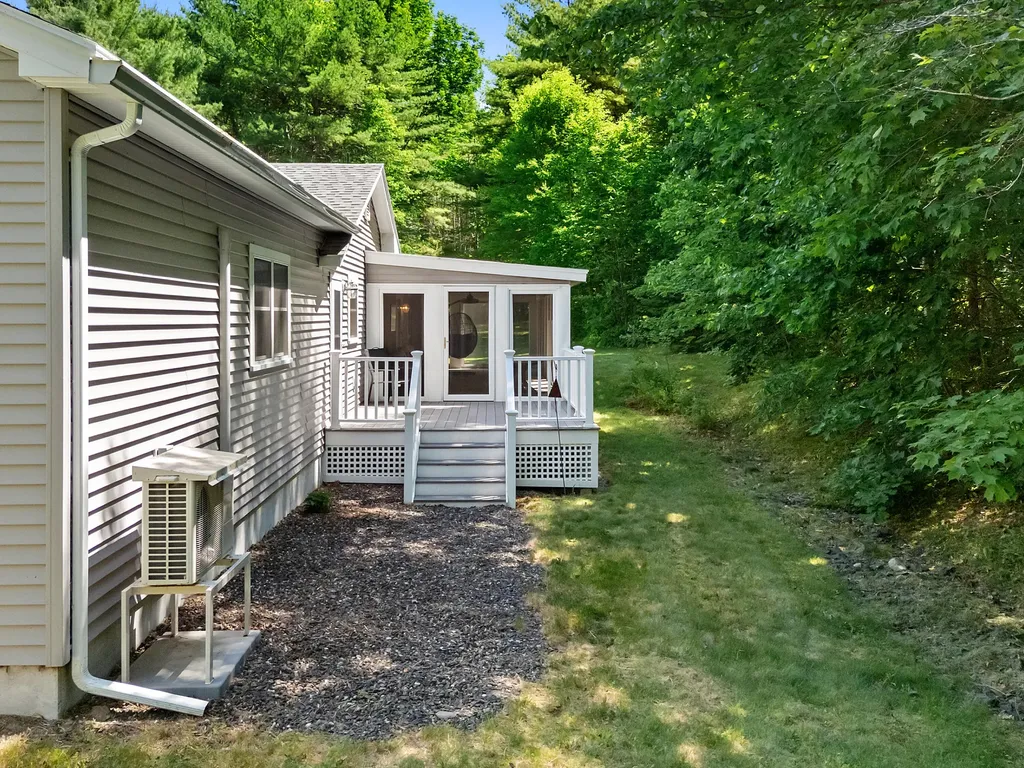 1473 Eastern Road Warren ME 04864