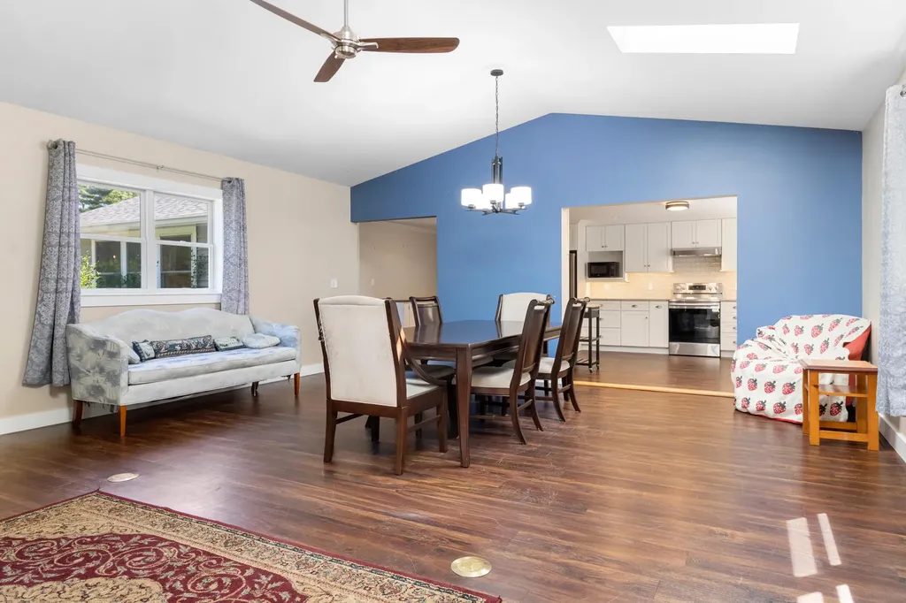 1473 Eastern Road Warren ME 04864