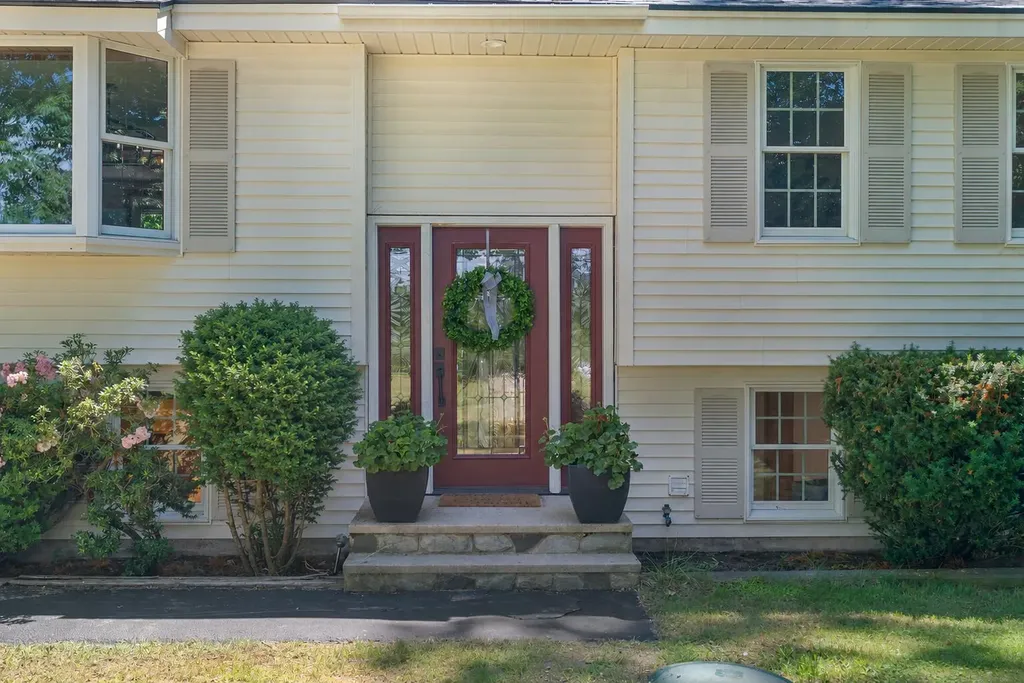 836 Old Post Road Arundel ME 04046