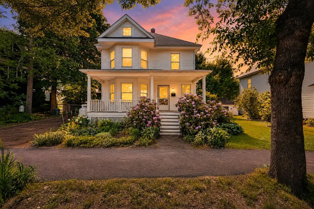 202 Norfolk Street Bangor ME 04401