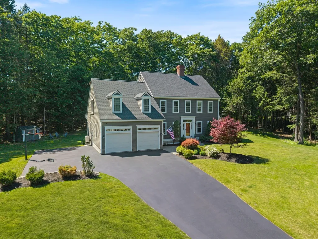 6 Thurston Lane Falmouth ME 04105