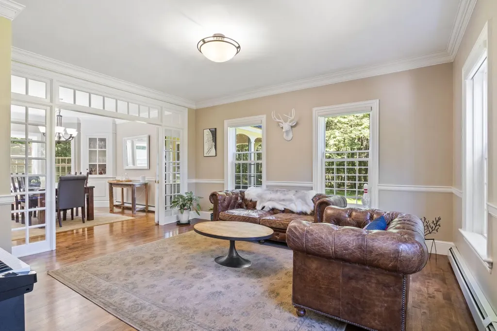 6 Thurston Lane Falmouth ME 04105