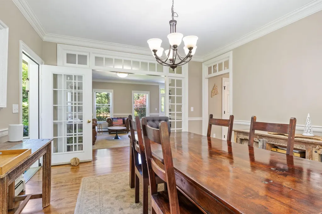 6 Thurston Lane Falmouth ME 04105
