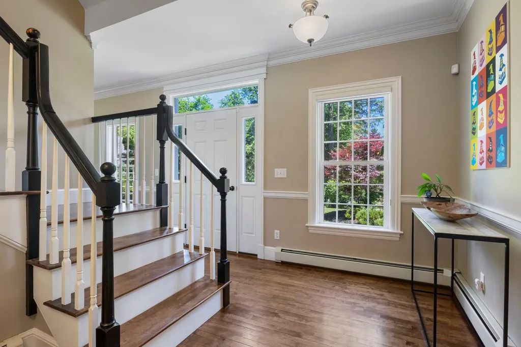 6 Thurston Lane Falmouth ME 04105