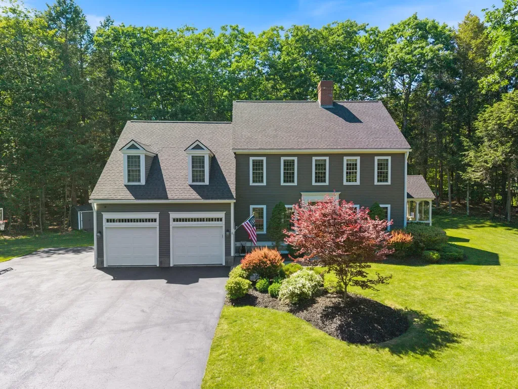 6 Thurston Lane Falmouth ME 04105